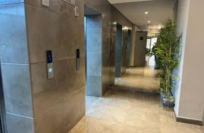 Apartment - 2 Bedrooms - 3 Bathrooms for sale in Village Views - Zed Towers - Sheikh Zayed Compounds - Sheikh Zayed City - Giza