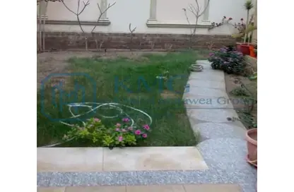 Apartment - 3 Bedrooms - 3 Bathrooms for sale in Mohamed Hussein Mahmoud St. - Area E - Ganoob El Acadimia - New Cairo City - Cairo