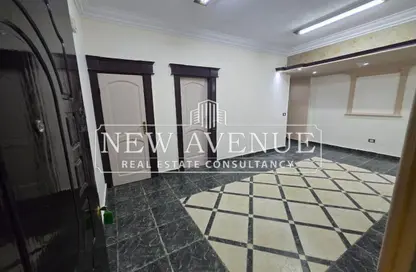 Clinic - Studio - 1 Bathroom for sale in Gesr Al Suez St. - El Nozha El Gadida - El Nozha - Cairo