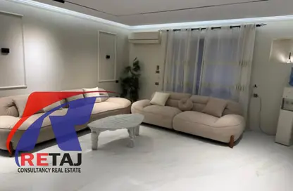 شقة - 3 غرف نوم - 3 حمامات للايجار في شارع ابو داوود الظاهري - المنطقة السادسة - مدينة نصر - القاهرة