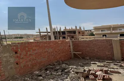 شقة - 2 غرف نوم - 2 حمامات للبيع في المجاورة الاولي - الحي الثالث شرق - مدينة الشروق - القاهرة