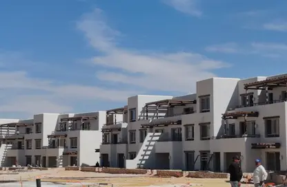 Chalet - 2 Bedrooms - 2 Bathrooms for sale in Hacienda West - Ras Al Hekma - North Coast
