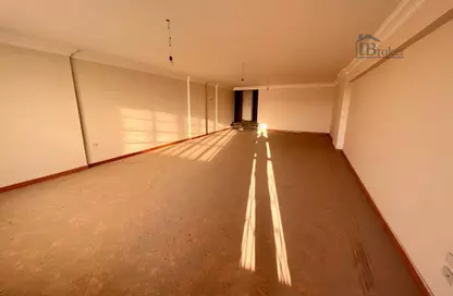 Apartment - 4 Bedrooms - 3 Bathrooms for rent in Ademon Fremon St. - Smouha - Hay Sharq - Alexandria
