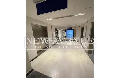 Office Space - Studio - 4 Bathrooms for rent in Hyde Park Business District Mall - South Teseen St. - The 5th Settlement - New Cairo City - Cairo
