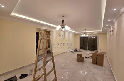 Apartment - 2 Bedrooms - 1 Bathroom for rent in 10th Sector - Zahraa El Maadi - Hay El Maadi - Cairo