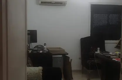 شقة - 3 غرف نوم - 2 حمامات للبيع في شارع النزهه - ارض الجولف - مصر الجديدة - القاهرة