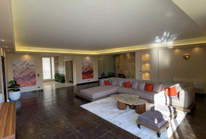 8303429 - Property Image 3