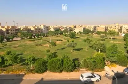 Apartment - 3 Bedrooms - 3 Bathrooms for sale in Ganoob El Acadimia - New Cairo City - Cairo