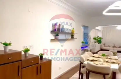 Apartment - 3 Bedrooms - 3 Bathrooms for rent in Gameat Al Dewal Al Arabeya St. - Mohandessin - Giza