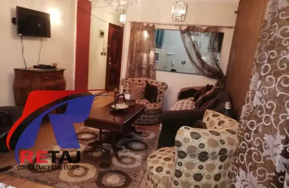 Apartment - 2 Bedrooms - 1 Bathroom for rent in Zahraa Madinet Nasr School St. - 10th District - Nasr City - Cairo