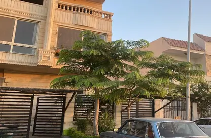 Duplex - 3 Bedrooms - 5 Bathrooms for sale in East The Academy - New Cairo City - Cairo