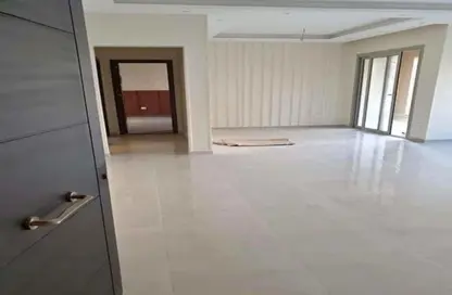 Apartment - 4 Bedrooms - 3 Bathrooms for sale in Village West - Sheikh Zayed Compounds - Sheikh Zayed City - Giza