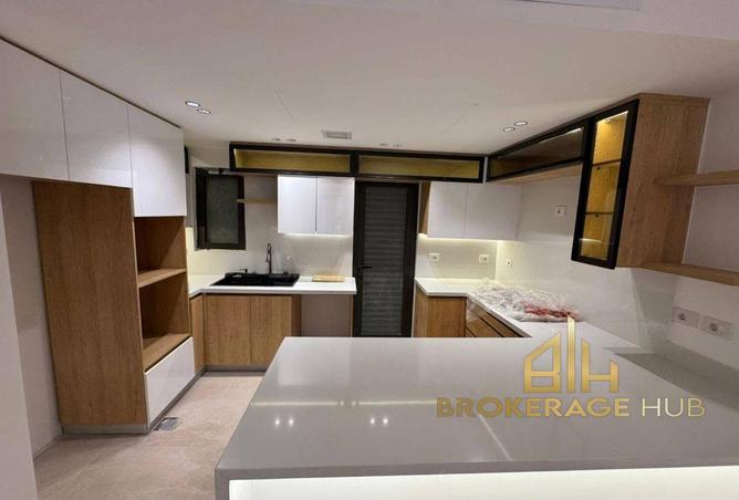 8272601 - Property Image 3