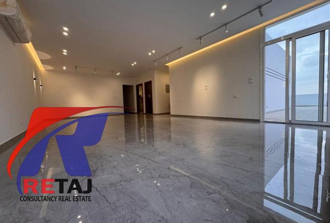 8243049 - Property Image 3