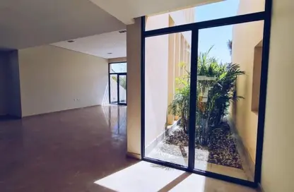 Apartment - 3 Bedrooms - 3 Bathrooms for sale in Al Narges - New Cairo City - Cairo