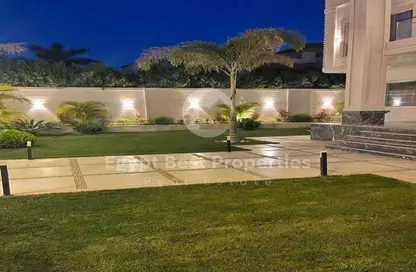 Villa - 5 Bedrooms - 5 Bathrooms for sale in Royal City - Sheikh Zayed Compounds - Sheikh Zayed City - Giza