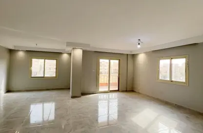 Apartment - 3 Bedrooms - 3 Bathrooms for rent in Area B - Ganoob El Acadimia - New Cairo City - Cairo