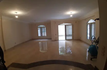 Duplex - 4 Bedrooms - 3 Bathrooms for rent in Doctor Yassin Abdel Ghaffar St. - Area C - Ganoob El Acadimia - New Cairo City - Cairo