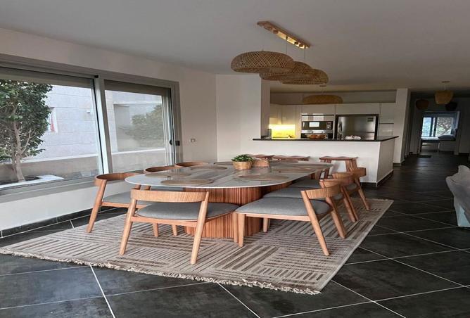 8123674 - Property Image 2