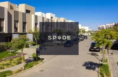 تاون هاوس - 3 غرف نوم - 4 حمامات للبيع في كمبوند البروج - كمبوندات الشروق - مدينة الشروق - القاهرة