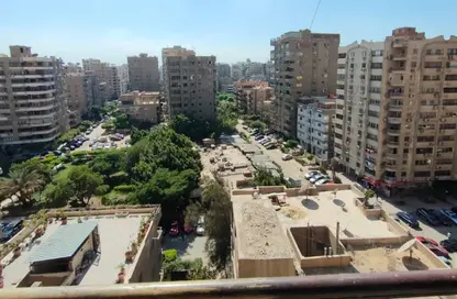 شقة - 3 غرف نوم - 2 حمامات للبيع في شارع الدكتور حسن الشريف - المنطقة الثامنة - مدينة نصر - القاهرة