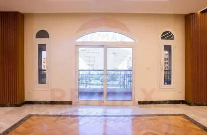 Apartment - 4 Bedrooms - 3 Bathrooms for rent in The 1st Settlement - New Cairo City - Cairo