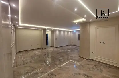Office Space - Studio - 3 Bathrooms for rent in Hassan Ma'moon St. - 6th Zone - Nasr City - Cairo