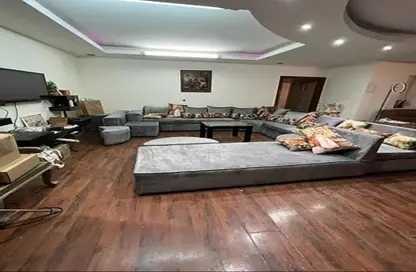 شقة - 3 غرف نوم - 2 حمامات للبيع في شارع جزيرة العرب (المهندس حسن حلمي) - المهندسين - الجيزة