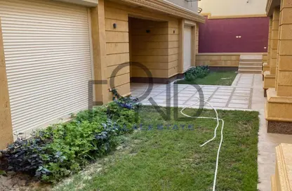 Villa - 7+ Bedrooms - 7+ Bathrooms for sale in Akhnaton St. - District 5 - The 5th Settlement - New Cairo City - Cairo