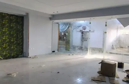 محل تجاري - استوديو للايجار في شارع احمد تيسير - ارض الجولف - مصر الجديدة - القاهرة