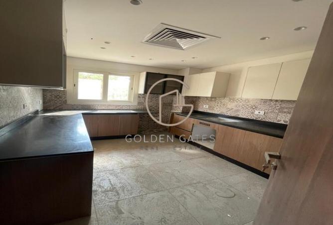 8220655 - Property Image 2