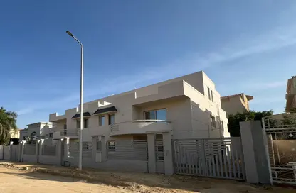 منزل مزدوج - 6 غرف نوم - 8 حمامات للبيع في النخيل - كمبوندات الشروق - مدينة الشروق - القاهرة