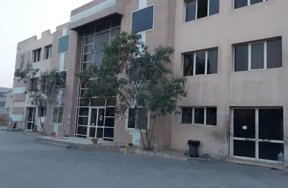 مصنع - استوديو - 8 حمامات للبيع في شارع 100 - المنطقة الصناعية - مدينة العبور - القليوبية