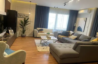 Apartment - 2 Bedrooms - 2 Bathrooms for sale in Palm Hills Village Gate - South Investors Area - New Cairo City - Cairo