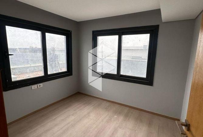 8065883 - Property Image 3