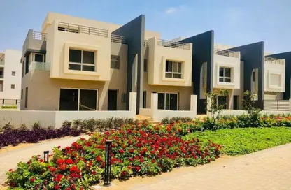 Townhouse - 3 Bedrooms - 4 Bathrooms for sale in Garden Residence - Hyde Park - New Cairo City - Cairo