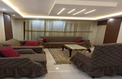 Apartment - 3 Bedrooms - 1 Bathroom for rent in Saqr Quraish St. - Sheraton Al Matar - El Nozha - Cairo