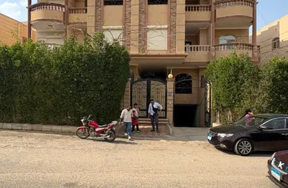 Apartment - 3 Bedrooms - 2 Bathrooms for sale in 1st Neighborhood - 3rd District West - Shorouk City - Cairo