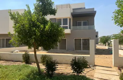 Villa - 6 Bedrooms - 5 Bathrooms for sale in Hyde Park - 5th Settlement Compounds - The 5th Settlement - New Cairo City - Cairo