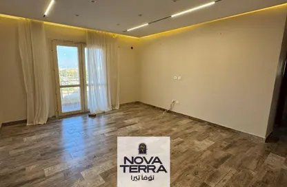 مساحات مكتبية - استوديو - 2 حمامات للايجار في شارع 13 - الحي الثالث عشر - الشيخ زايد - الجيزة