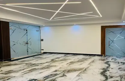 شقة - 3 غرف نوم - 3 حمامات للبيع في ميدان مصطفي محمود - المهندسين - الجيزة