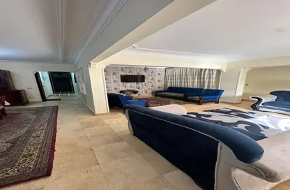 Apartment - 3 Bedrooms - 2 Bathrooms for rent in Dr Al Batrawy St. - 1st Zone - Nasr City - Cairo