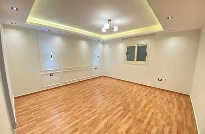 Apartment - 4 Bedrooms - 3 Bathrooms for sale in Ibrahim Nawar St. - 6th Zone - Nasr City - Cairo