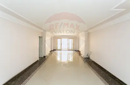 Apartment - 3 Bedrooms - 3 Bathrooms for sale in Tharwat - Hay Sharq - Alexandria