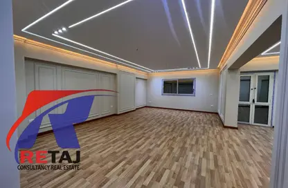 Apartment - 3 Bedrooms - 3 Bathrooms for sale in Makram Ebeid St. - 6th Zone - Nasr City - Cairo