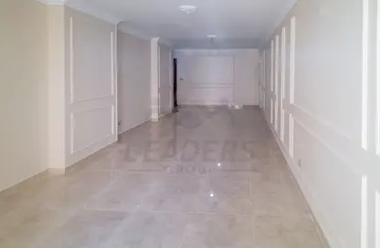 شقة - 3 غرف نوم - 2 حمامات للايجار في فالور سموحة - سموحة - حي شرق - الاسكندرية