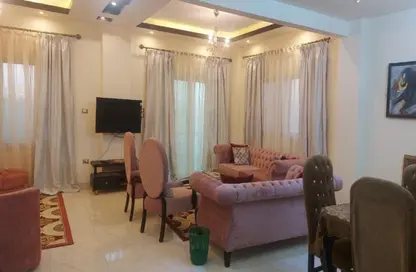 Apartment - 3 Bedrooms - 2 Bathrooms for rent in Al Sadat Axis - The 1st Settlement - New Cairo City - Cairo