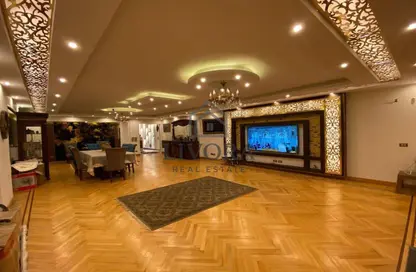 Apartment - 3 Bedrooms - 3 Bathrooms for sale in Mohamed Fawzy Moaz St. - Smouha - Hay Sharq - Alexandria