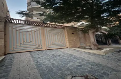 Apartment - 3 Bedrooms - 3 Bathrooms for sale in Gate 1 - Khofo - Hadayek El Ahram - Giza