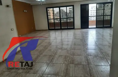 شقة - 4 غرف نوم - 2 حمامات للايجار في شارع عباس العقاد - المنطقة الأولى - مدينة نصر - القاهرة